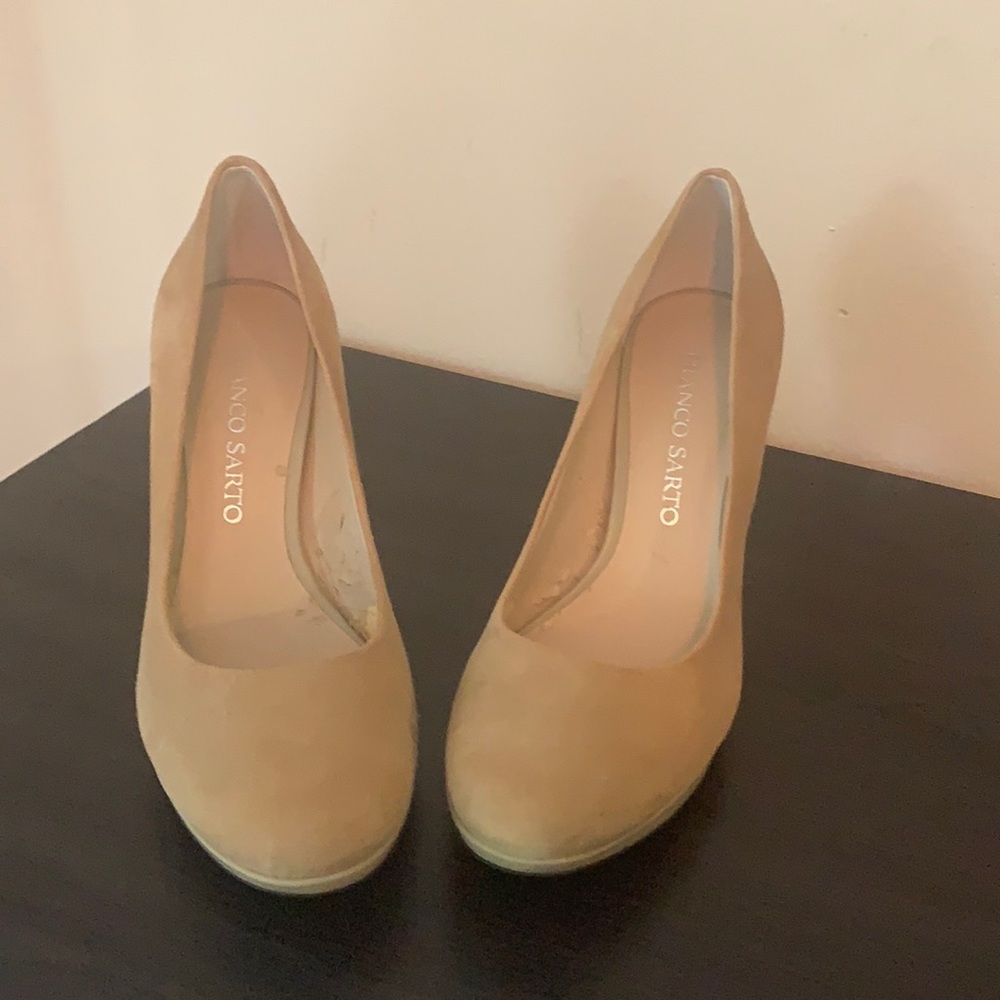 Francisco Sarto nude suede heels size 7